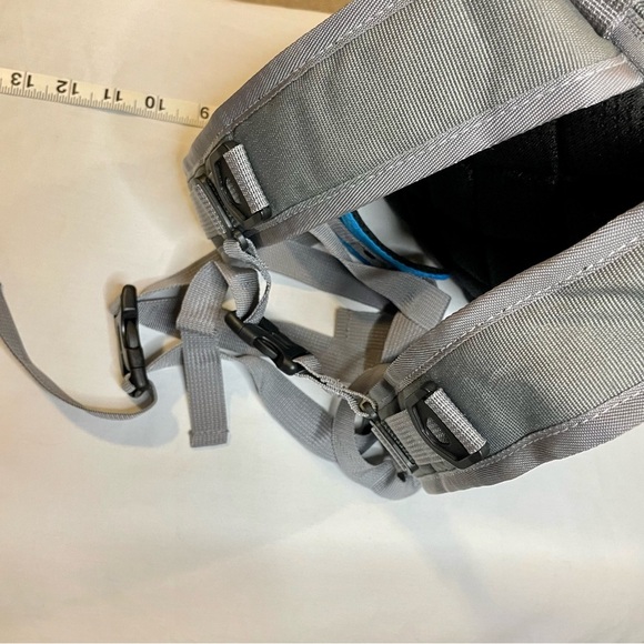 Ski or Snowboarding SMALL Backpack Unisex Black and Blue Shoulder & waist strap - Picture 2 of 5